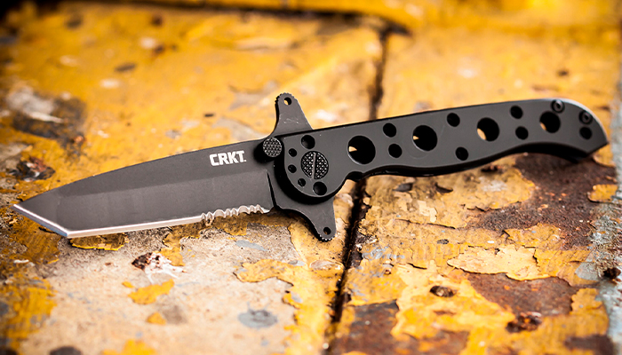 Ніж CRKT на природі — огляд зручності використання